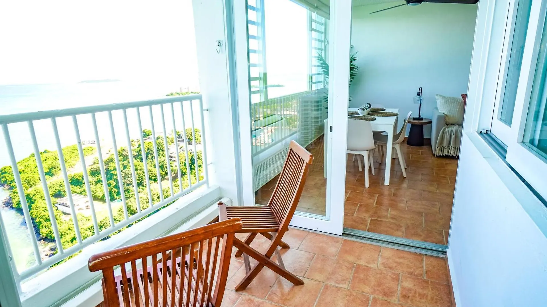 High Rise Beachfront Condo With Panoramic Views Fajardo Apartment